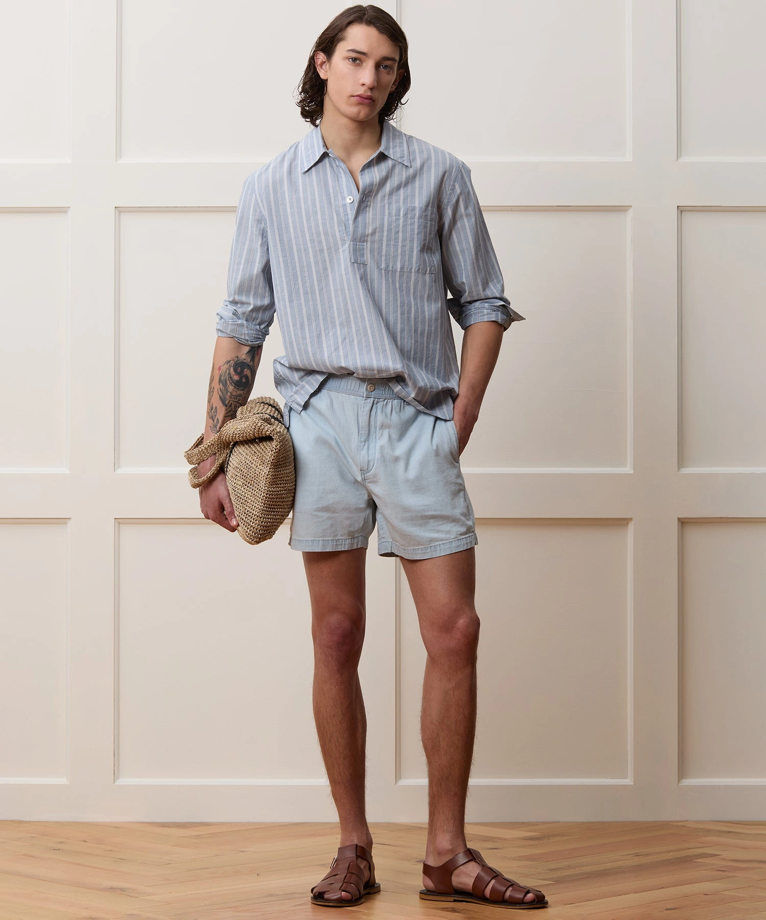 Strandzauber aus Chambray: 5 Shorts für unbeschwerte Sommertage am Meer.